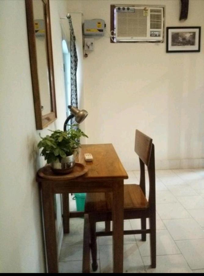 Monalisa Hostel Варанаси Екстериор снимка