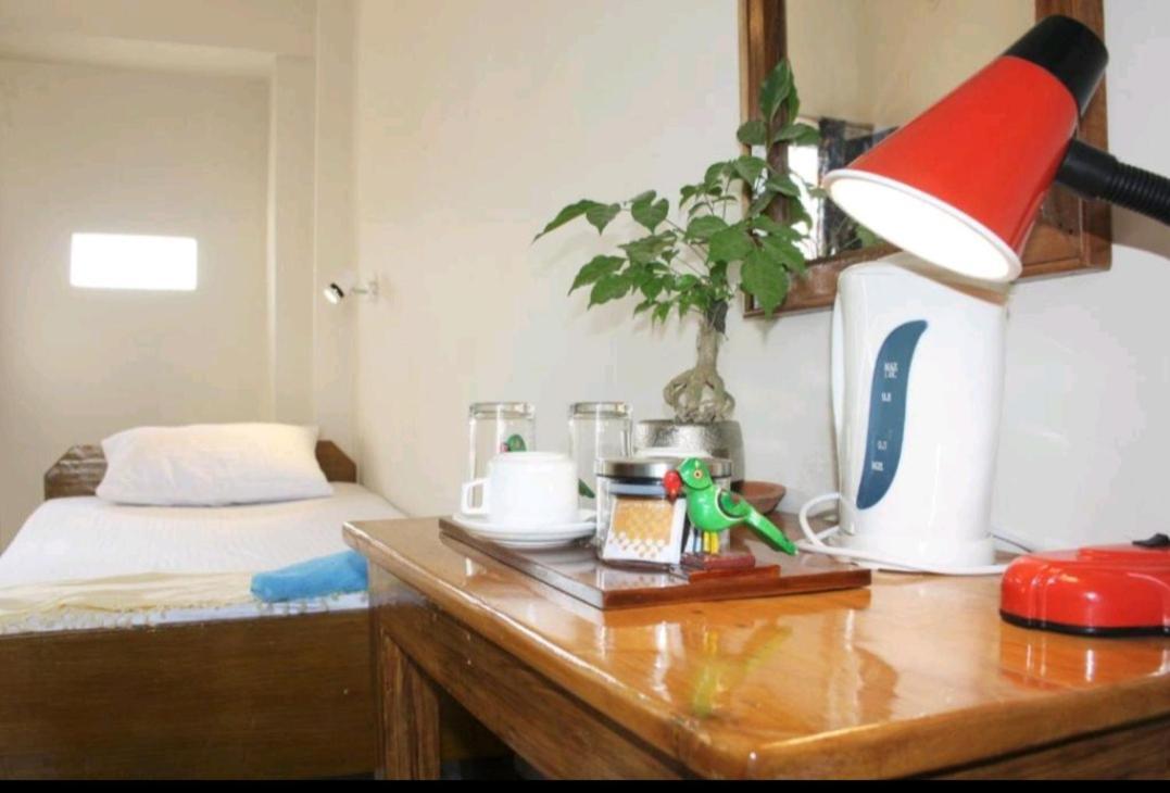 Monalisa Hostel Варанаси Екстериор снимка